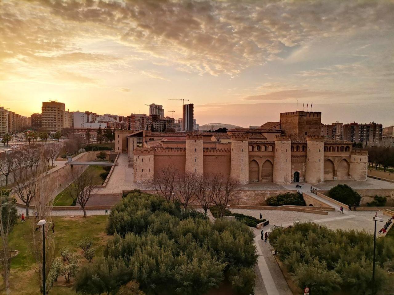 Апартаменты La Balconada De La Aljaferia Con Parking Privado Сарагоса Экстерьер фото